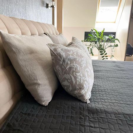 Family House In Jurmalaヴィラ エクステリア 写真
